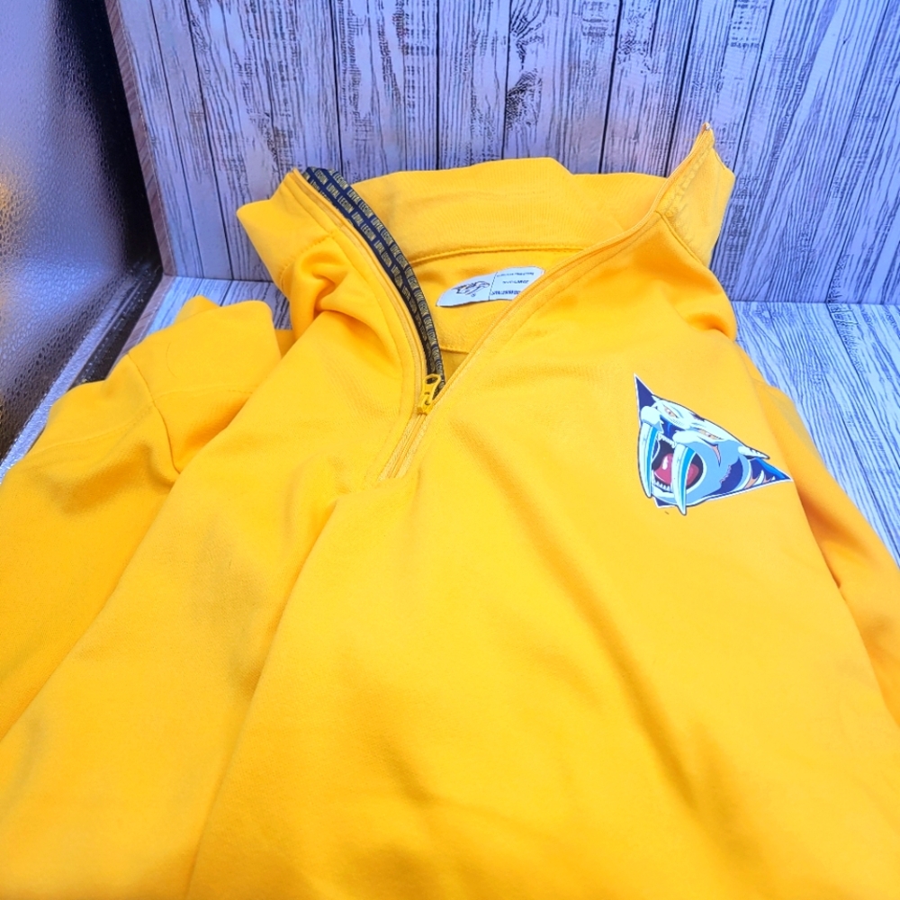 Nashville Predators 3/4 length collared pullover